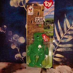 Ty Beanie Baby Green Erin Bear with White Shamrock Sealed In Original Packaging